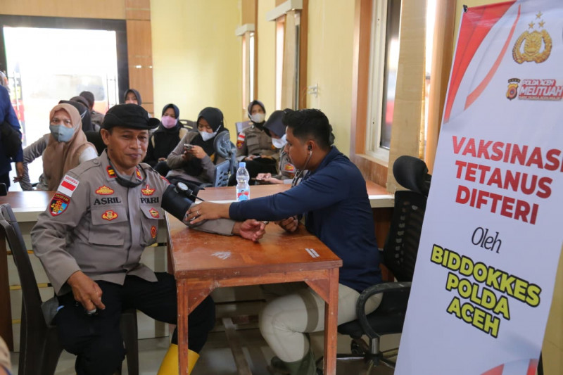 Langkah Pencegahan di Tengah Pemulihan: Bidokkes Polda Aceh Gelar Vaksinasi TT di Polres Aceh Tamiang