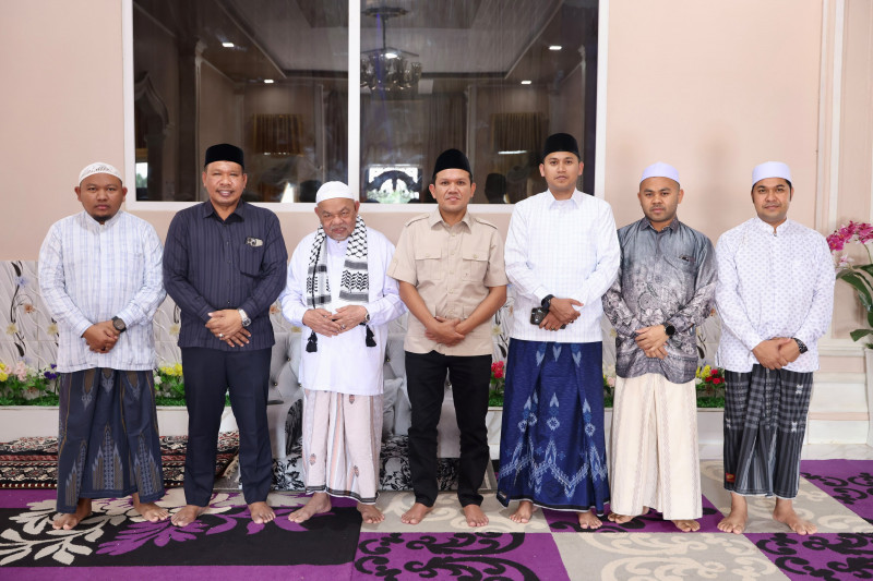 Fadhlullah Kunjungi Dayah Abu Paya Pasi, Tegaskan Komitmen Perkuat Peran Ulama