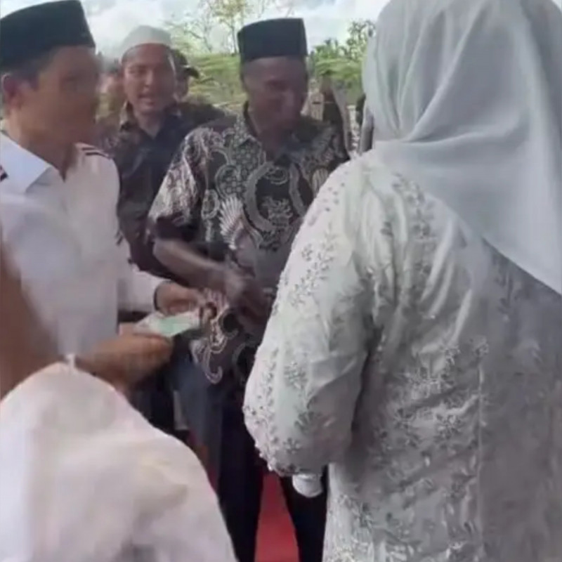 Kak Na Bagi THR, Suasana Lebaran di Aceh Barat Penuh Tawa dan Keakraban