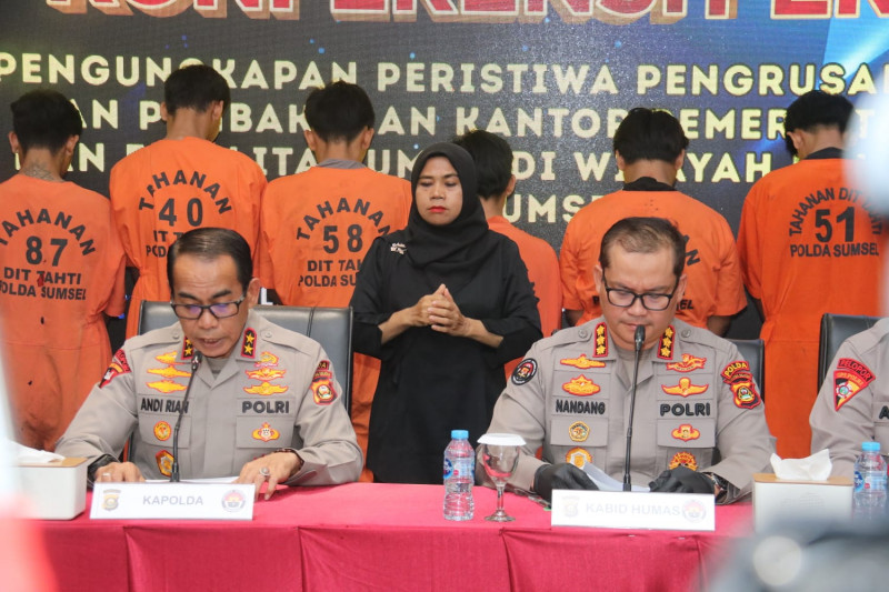 Polda Sumsel Ungkap Pelaku Perusakan dan Pembakaran Fasilitas Umum di Palembang