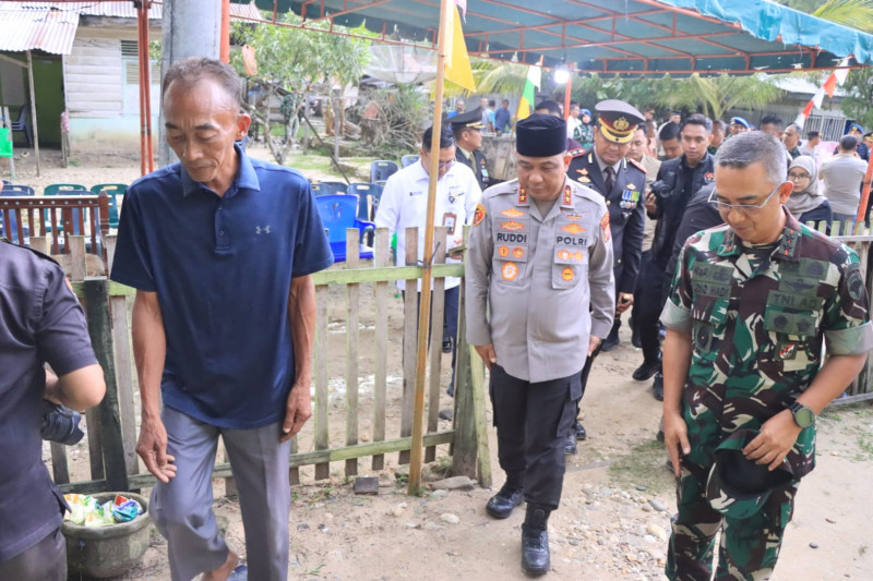 Kapolda Aceh dan Pangdam Iskandar Muda Takziah ke Rumah Duka Pratu Galuh Nugraha, Wujud Penghormatan dan Soliditas TNI–Polri