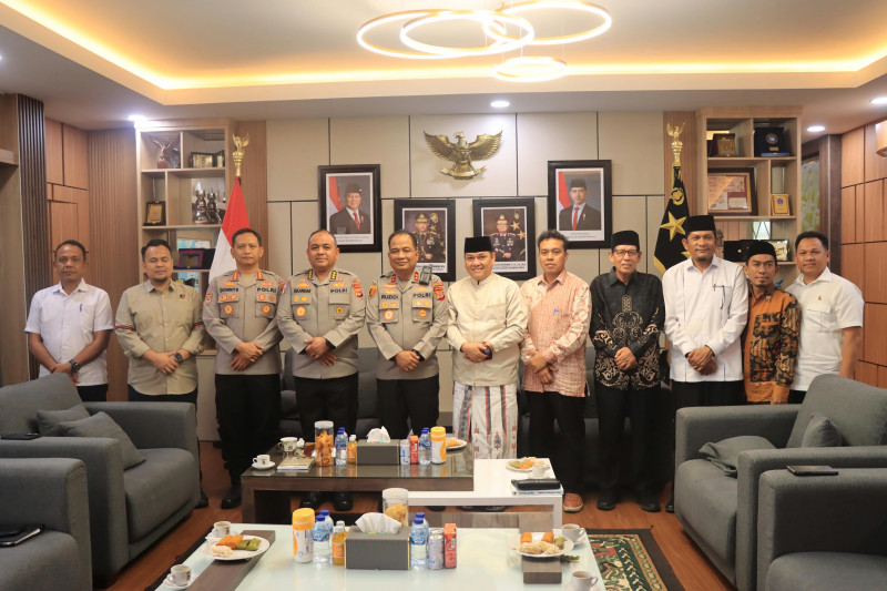 Temui Kapolda Aceh, Ketua Baitul Mal Bahas Kemaslahatan Masyarakat