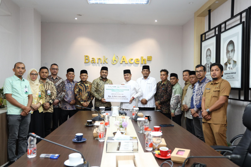 Bank Aceh Salurkan Zakat Perusahaan Rp11,94 Miliar