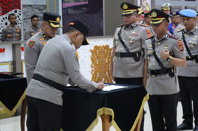 Kapolda Aceh Pimpin Sertijab Dua PJU dan Lima Kapolres Jajaran