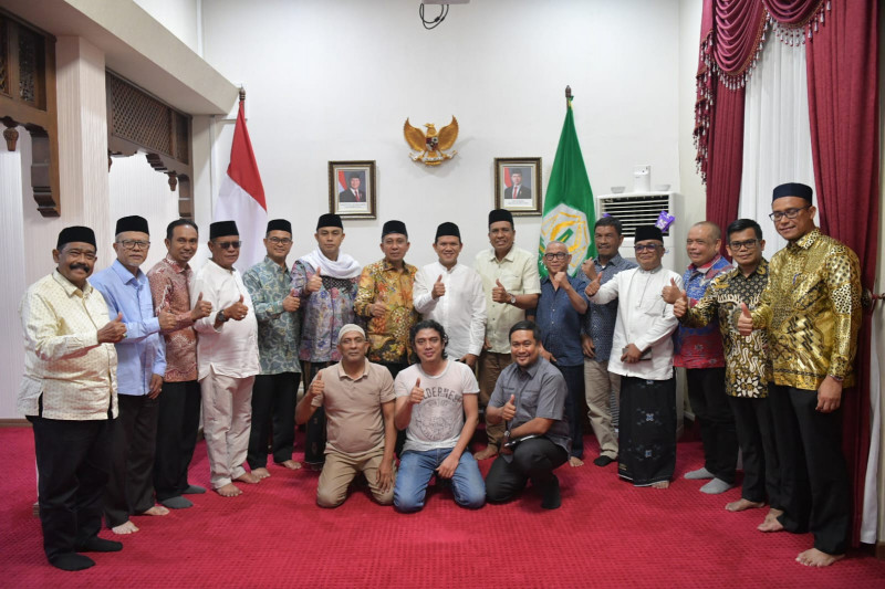 Wagub Aceh Mediasi Konflik Bupati dan Wabup Pidie Jaya, Berakhir Damai