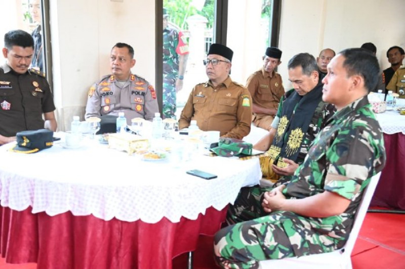 Asisten I Sekda Aceh Besar Sambut Tim Penilai Kampung Pancasila di Lubok Batee