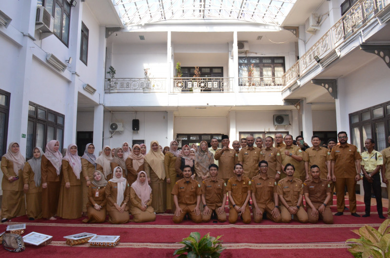 DPMG Aceh Beri Penghargaan Kepada ASN Berprestasi