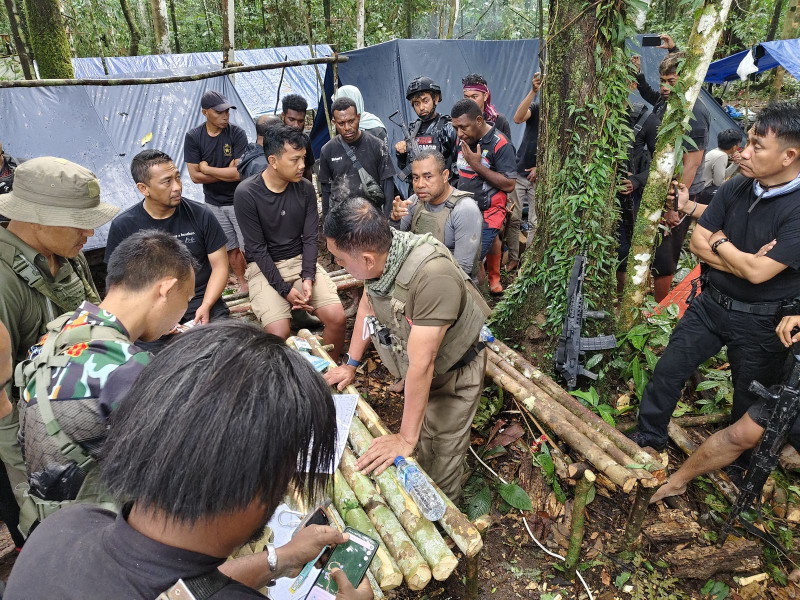 Tiga Jenderal Turun Langsung Pimpin Pencarian Iptu Tomi S. Marbun di Hutan Belantara Papua Barat