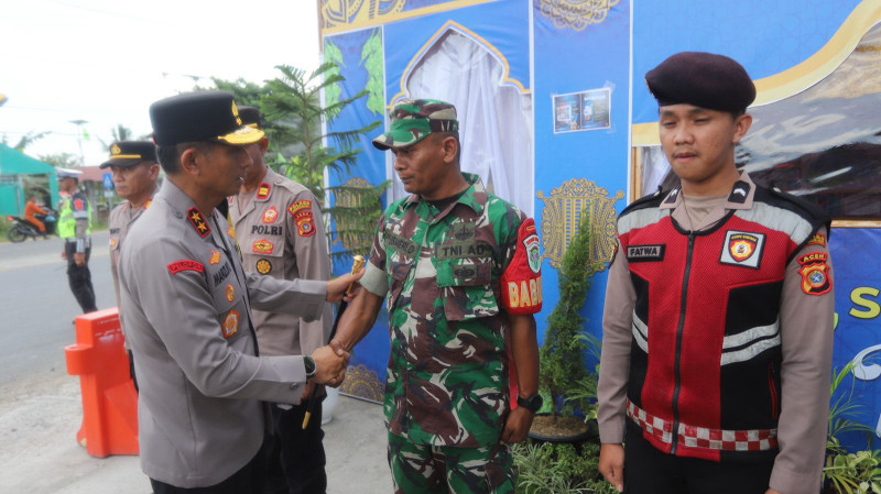 Kapolda Aceh Tinjau Pos Pelayanan Ops Ketupat Seulawah di Muara Batu, Imbau Pemudik Manfaatkan Call Center 110
