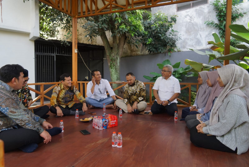 Wakil Gubernur Aceh Fadlullah Dengarkan Langsung Keluh Kesah Mahasiswa Aceh di Malang