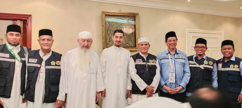 Wagub Aceh dan Rombongan di Jamu Makan Malam di kediaman  Syaikh Balthu ( Baitul Asyi