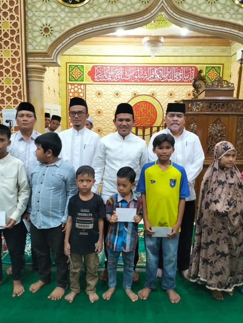 Safari Ramadhan di Kota Subulussalam, Wagub Aceh Serahkan uang 98 Juta Untuk Mesjid dan Fakir Miskin dan Anak Yatim