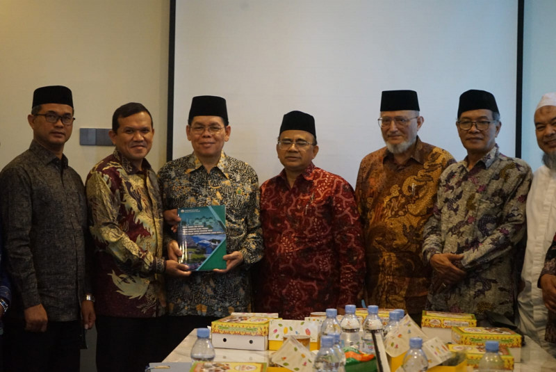 Wagub Aceh Temui Sekjen MUI, Bahas Pengembalian Status Tanah Wakaf Blang Padang