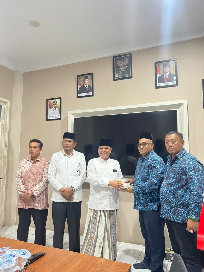 YARA Serahkan Infak Rp10 Juta kepada Baitul Mal Aceh, Perkuat Sinergi Pengelolaan Zakat yang Amanah