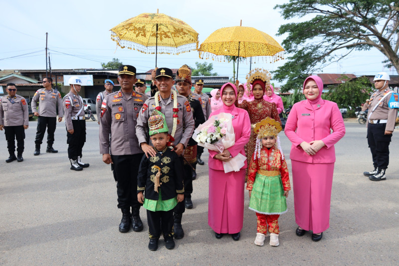 Kunjungan Kerja ke Polres Langsa, Kapolda Aceh Tekankan Jajarannya Bijak Bermedsos dan Santuni Korban Kebakaran